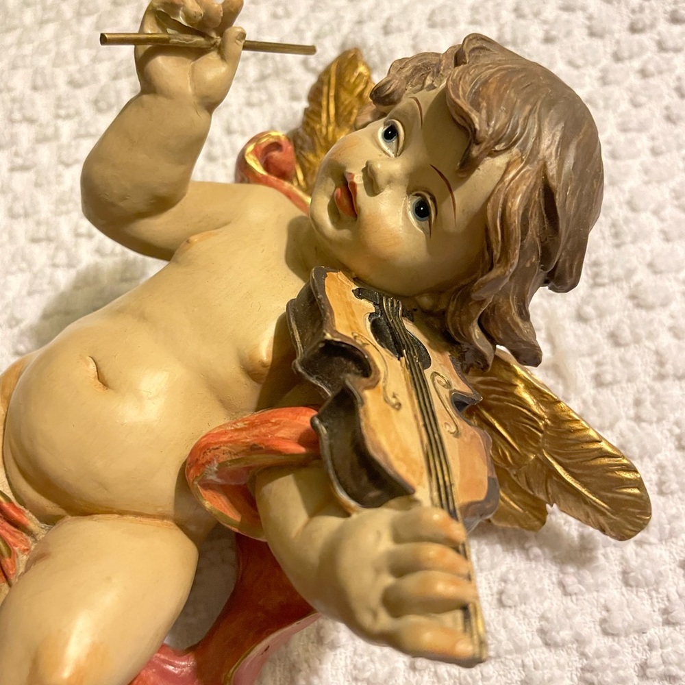 Santini Cherubic Angel Wall Decor with Violin - Picture 2 of 8